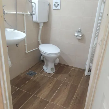 Domacinstvo Kod Gere Crni Vrh