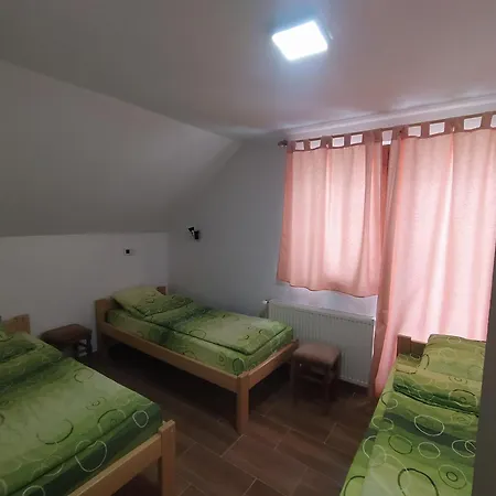 Domacinstvo Kod Gere Crni Vrh